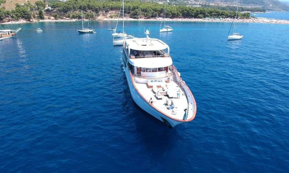 Barca a motore MV Nautilus