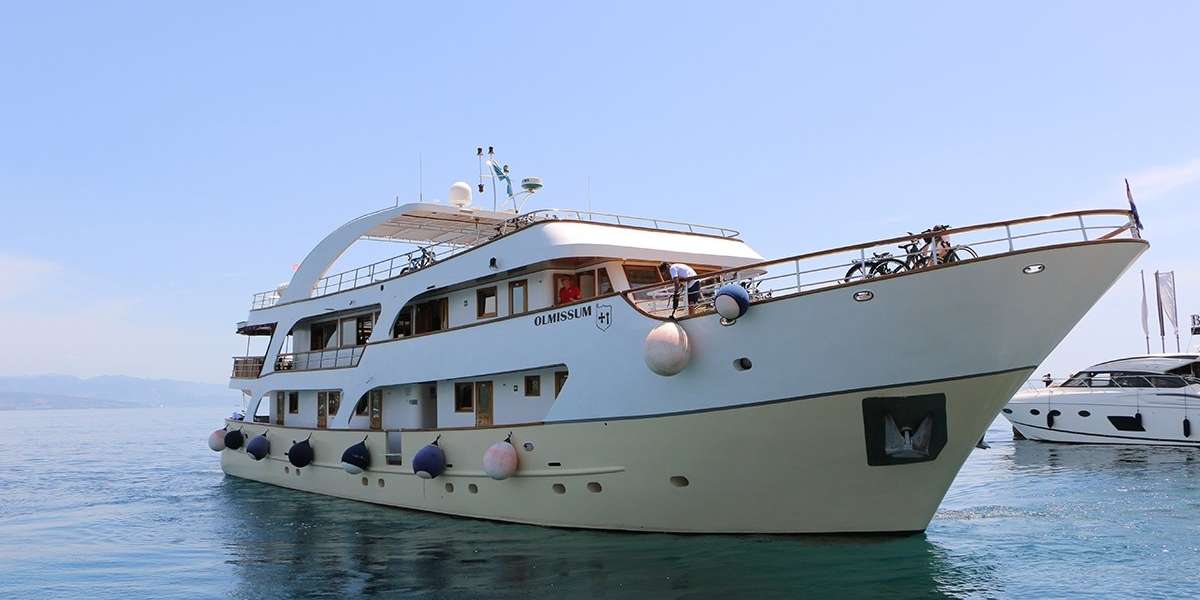 Barco a motor MV Olmissum