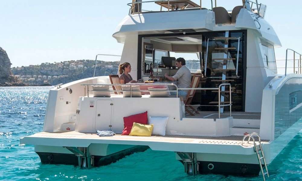 Power Catamaran MY 37