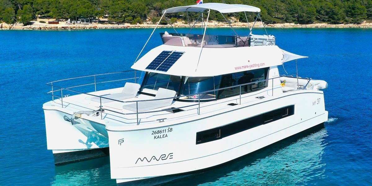 Power Catamaran MY 37