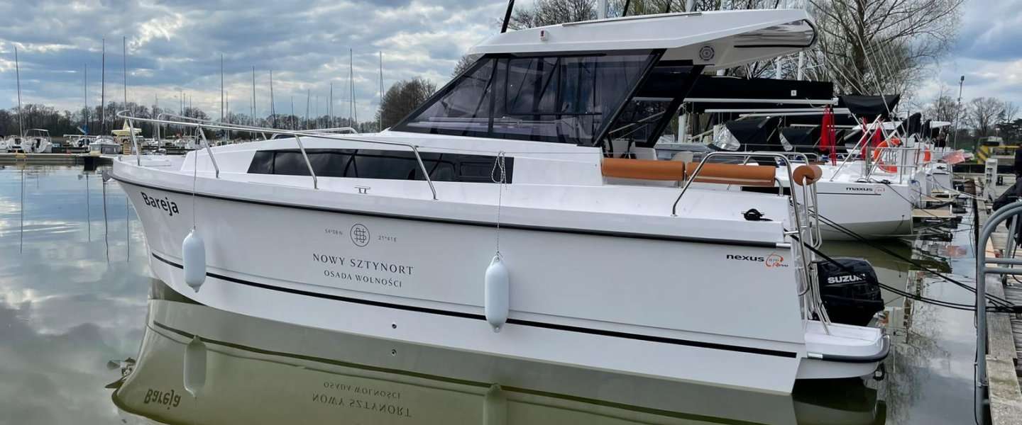 Bateaux à moteur Nexus Revo 870