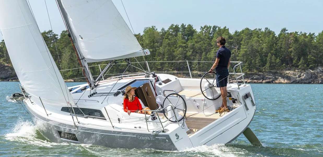 Sailboat Oceanis 30.1