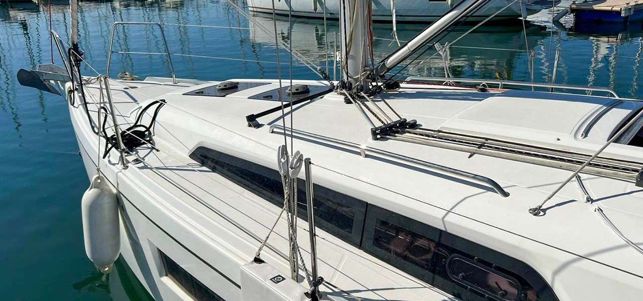 Sailboat Oceanis 30.1