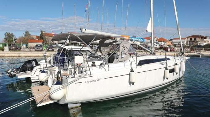 Парусная яхта Oceanis 34.1