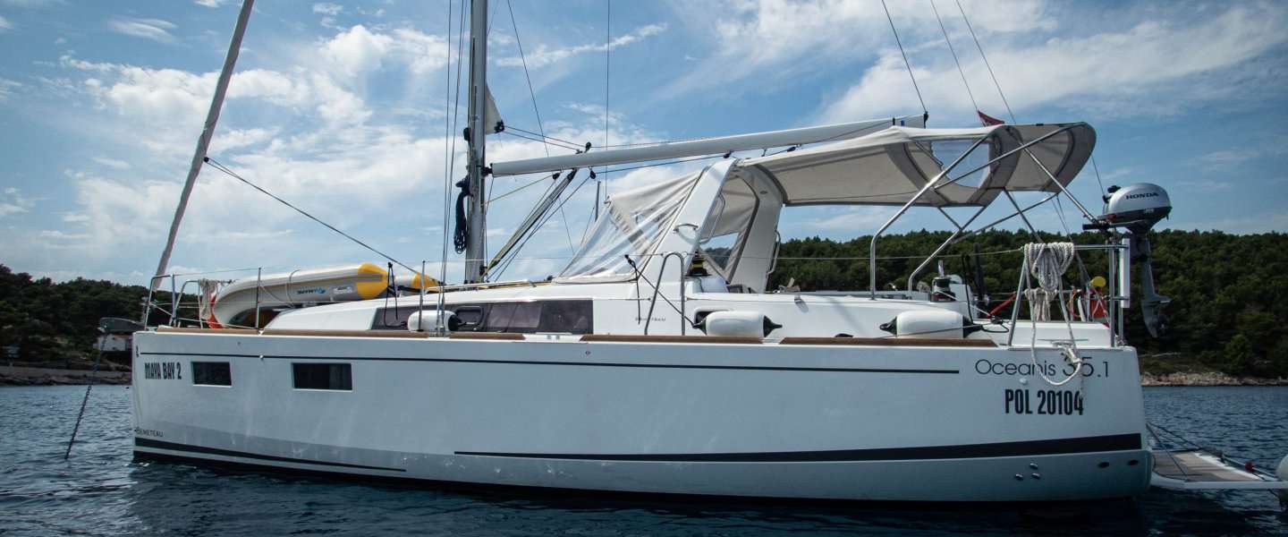 Sailboat Oceanis 35.1