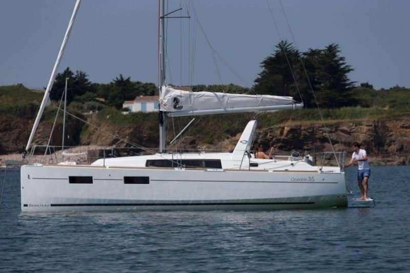 Sailboat Oceanis 35.1