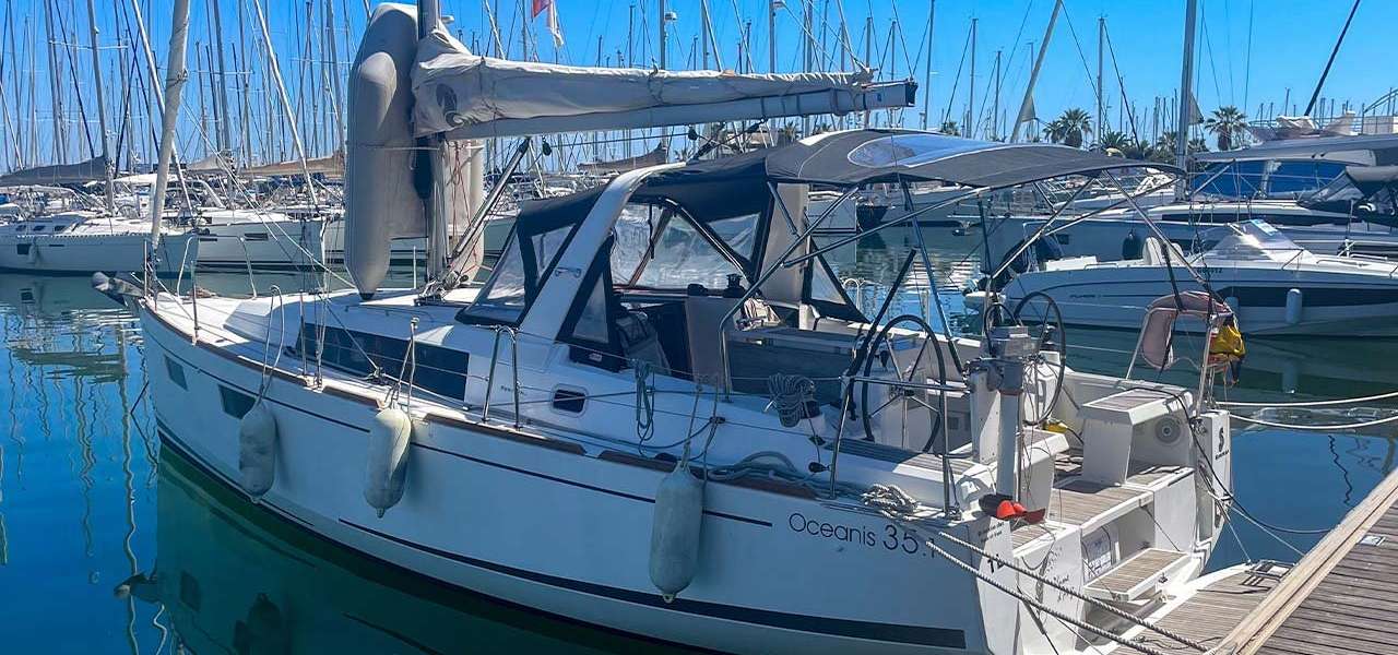 Sailboat Oceanis 35.1