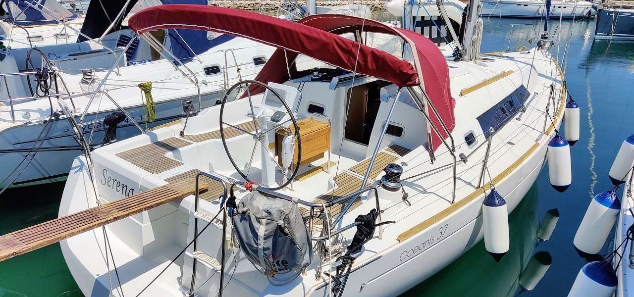 Velero Oceanis 37