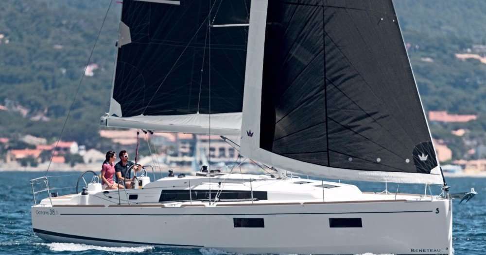 Barca a vela Oceanis 38.1