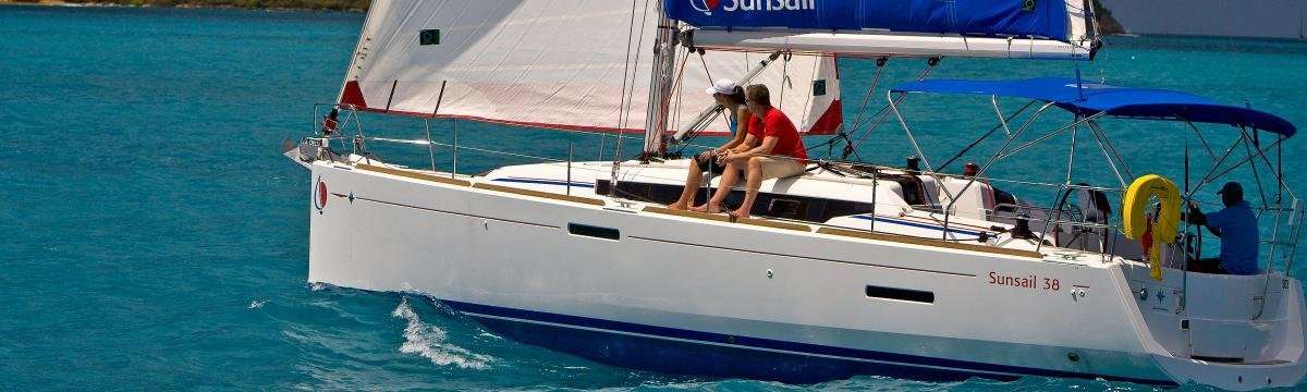 Sailboat Oceanis 38