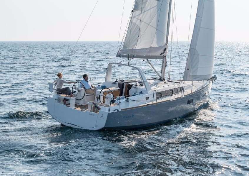 Velero Oceanis 38