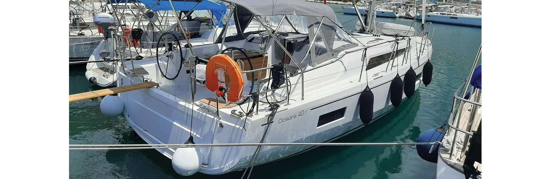 Sailboat Oceanis 40.1