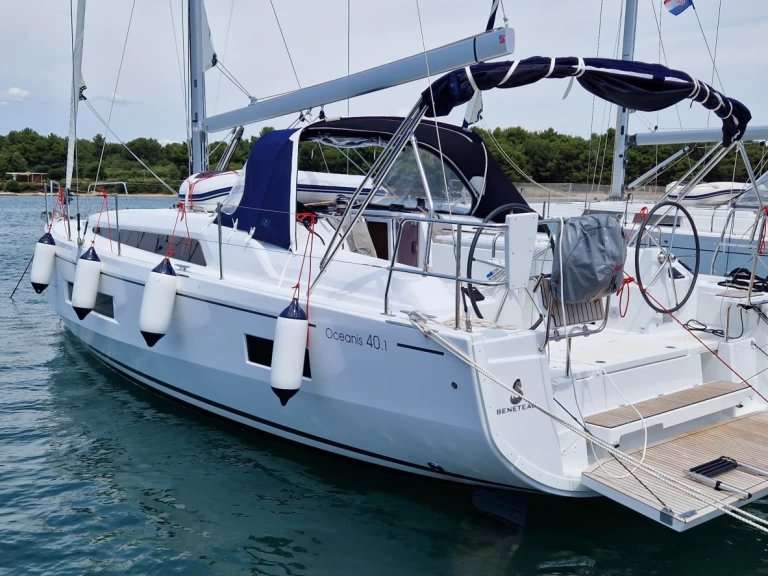 Sailboat Oceanis 40.1