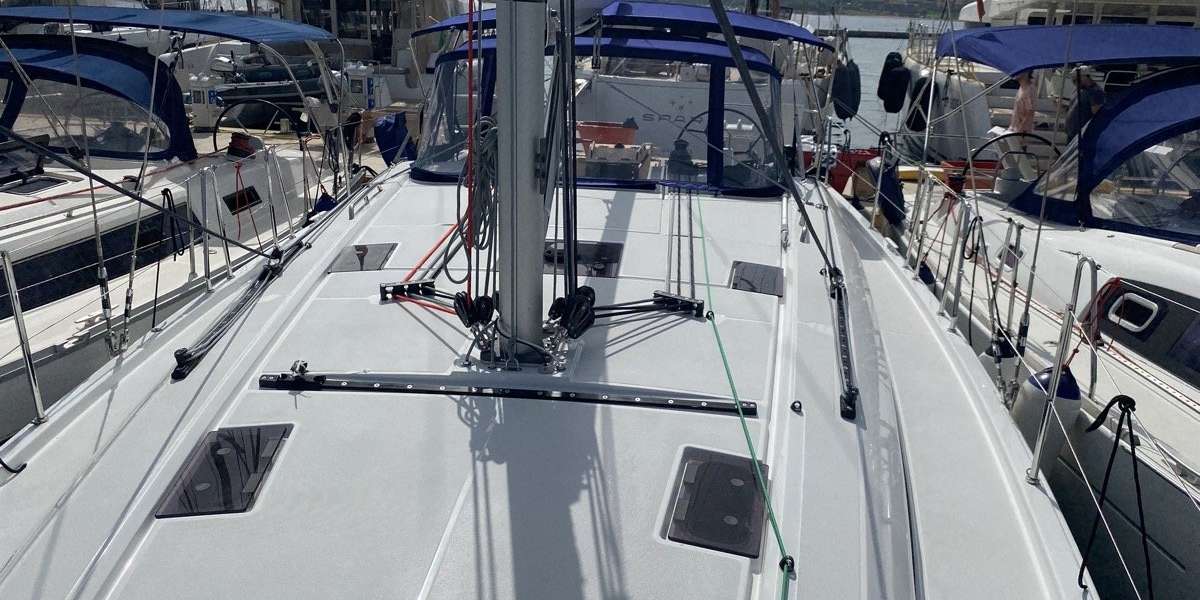 Sailboat Oceanis 40.1