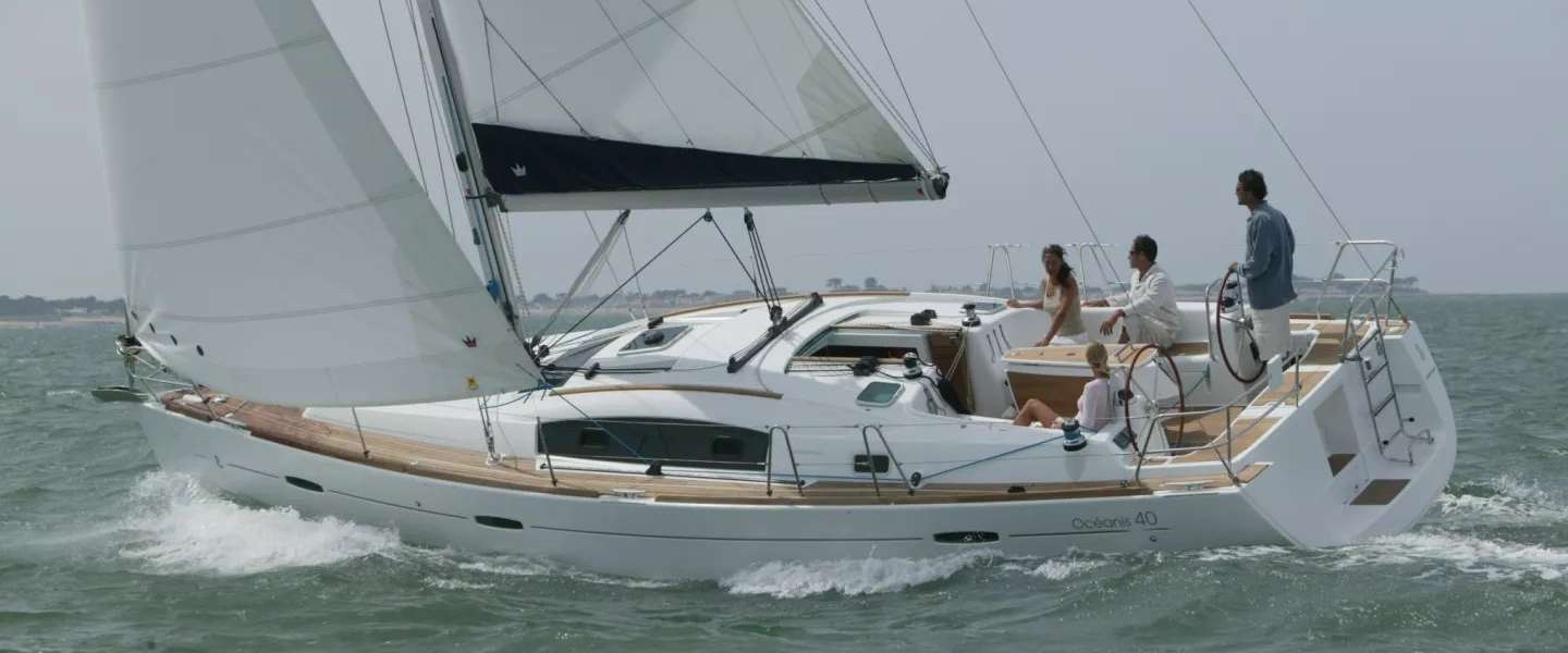 Velero Oceanis 40