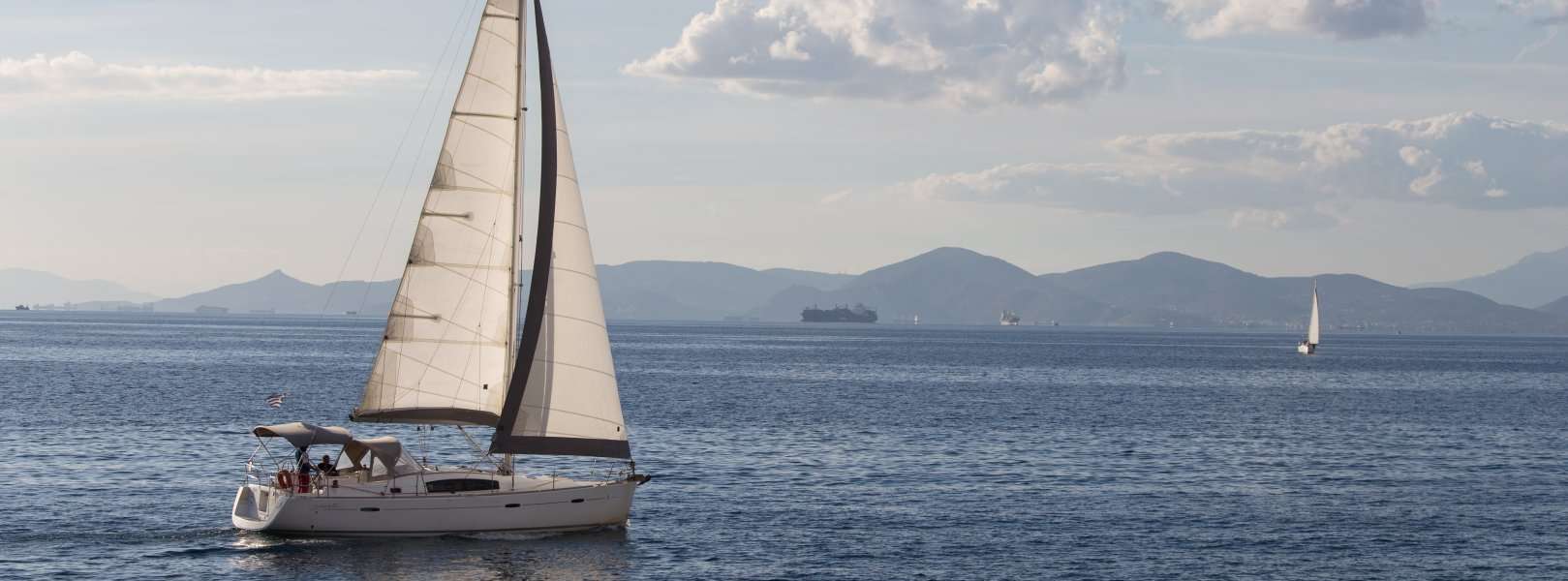 Velero Oceanis 40