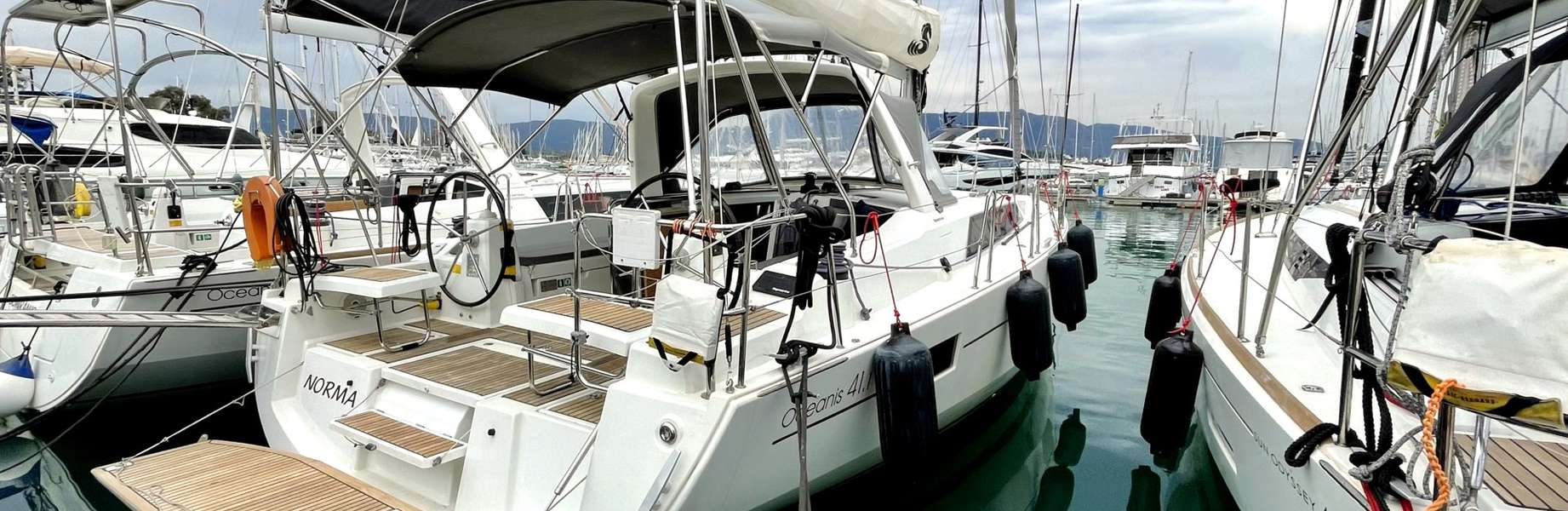 Sailboat Oceanis 41.1