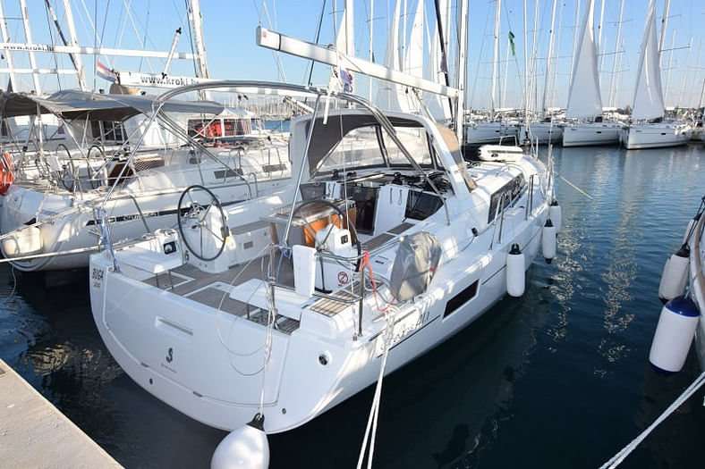 Sailboat Oceanis 41.1