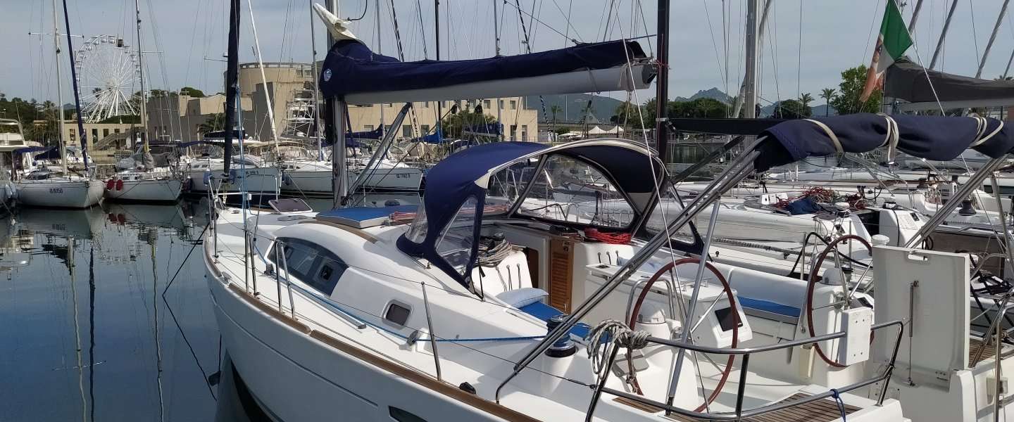 Sailboat Oceanis 43