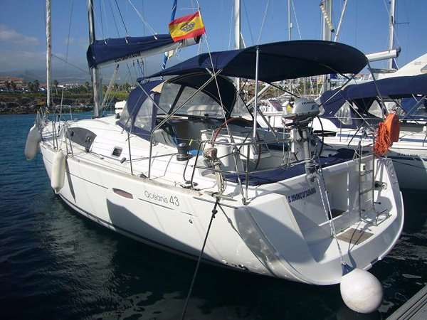 Velero Oceanis 43