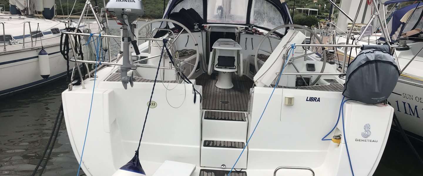 Парусная яхта Oceanis 43