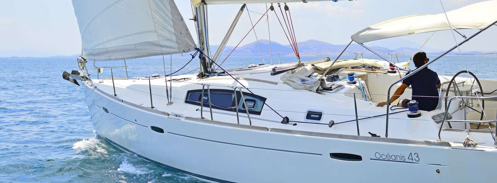 Velero Oceanis 43