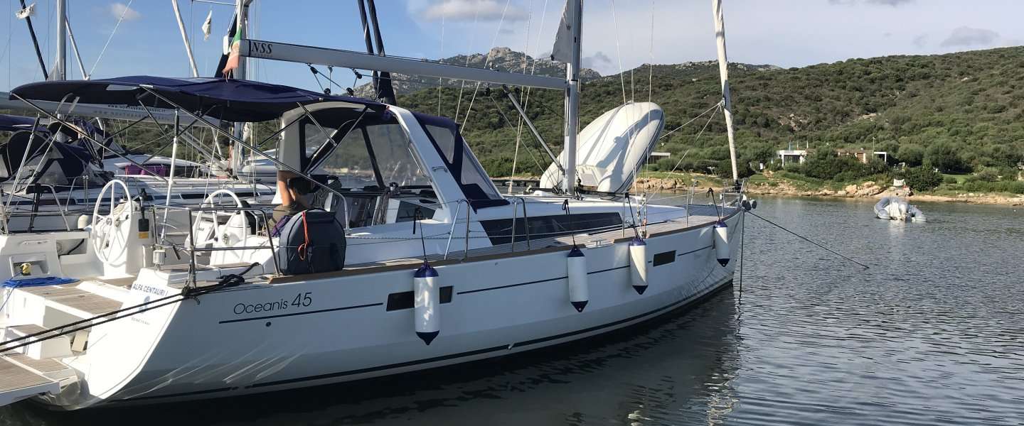 Sailboat Oceanis 45