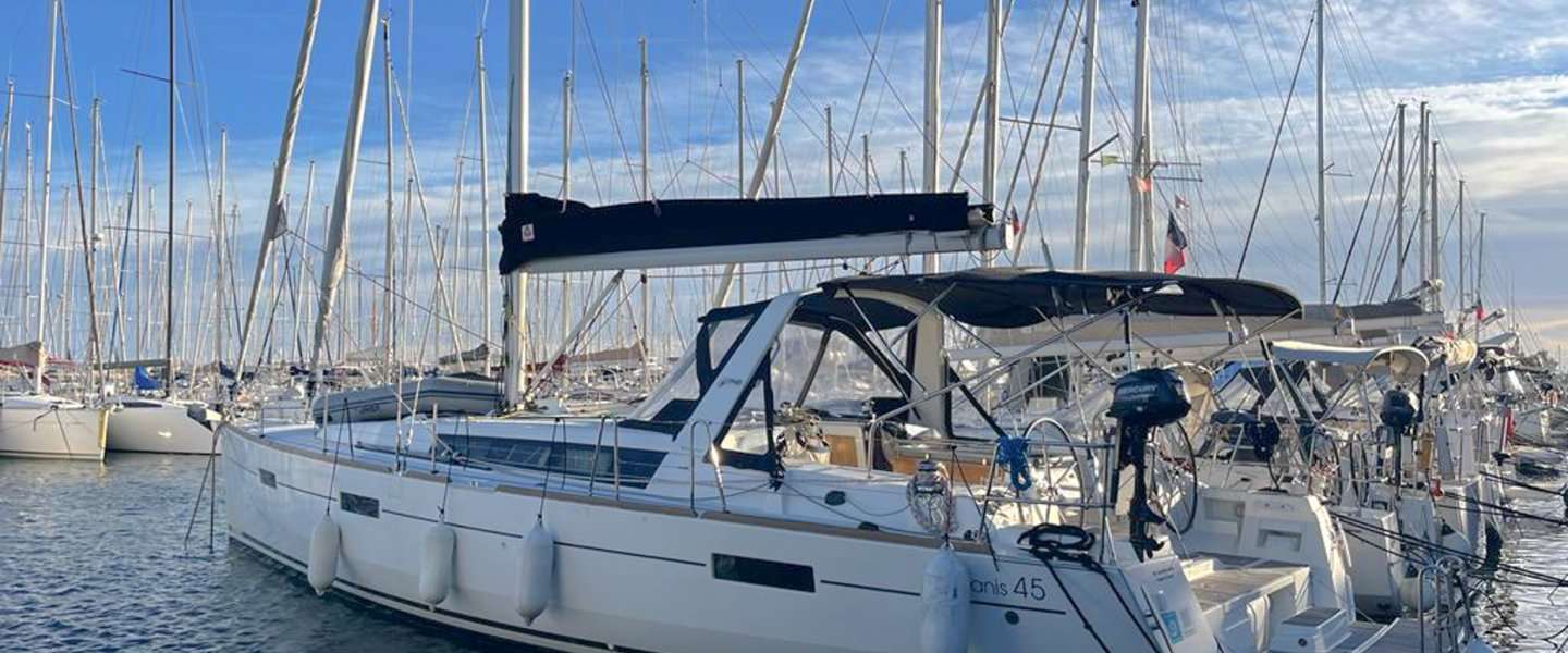 Barca a vela Oceanis 45