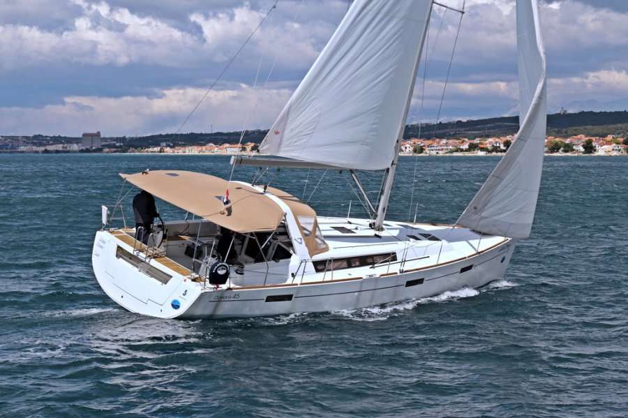 Velero Oceanis 45