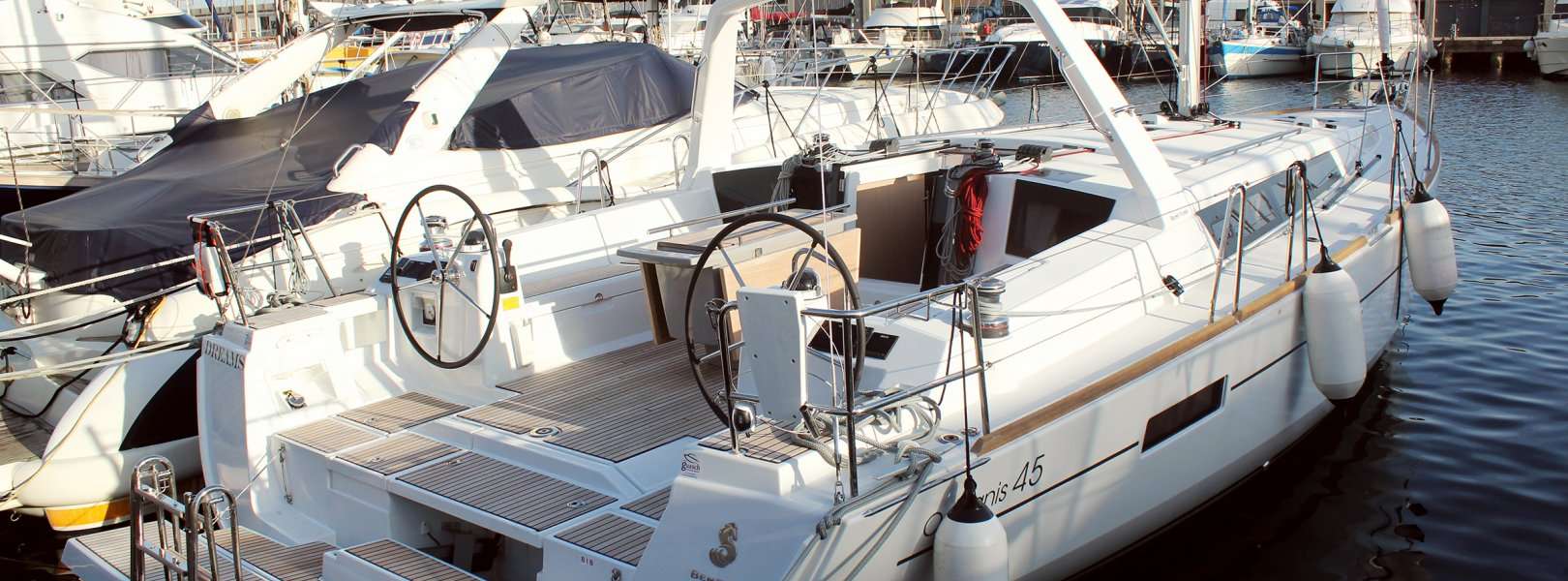 Sailboat Oceanis 45