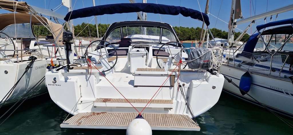 Парусная яхта Oceanis 46.1