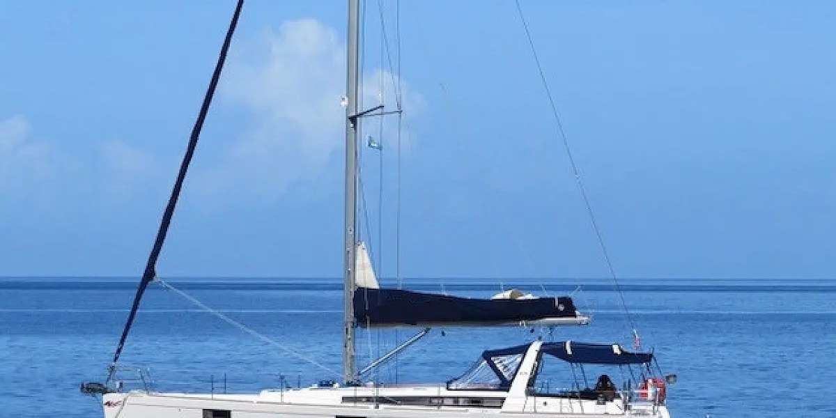 Sailboat Oceanis 48