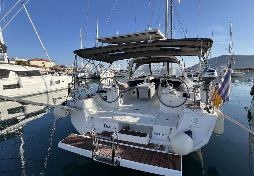 Velero Oceanis 48