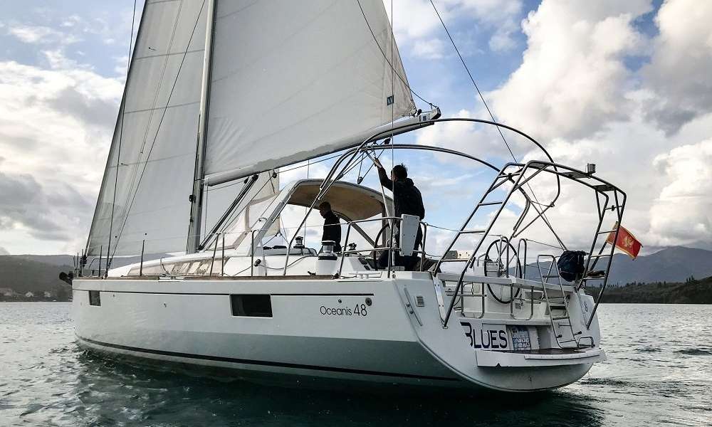 Sailboat Oceanis 48