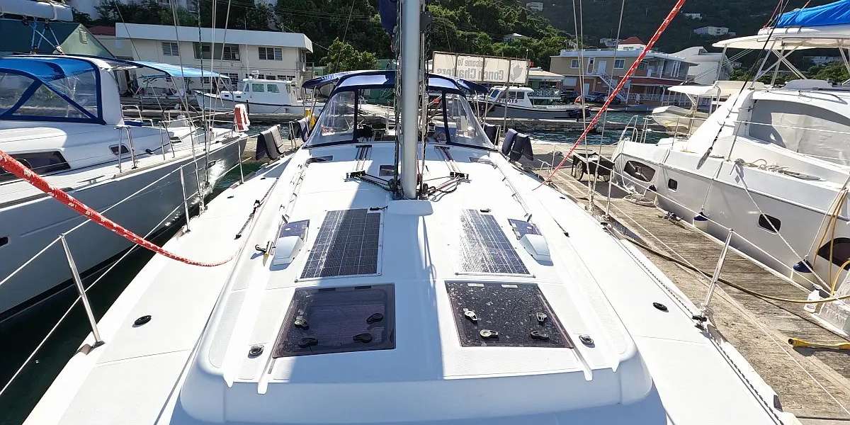 Sailboat Oceanis 48