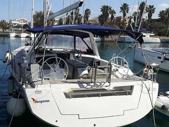 Velero Oceanis 48