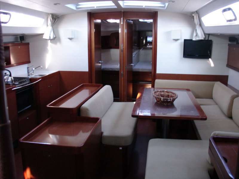 Парусная яхта Oceanis 50
