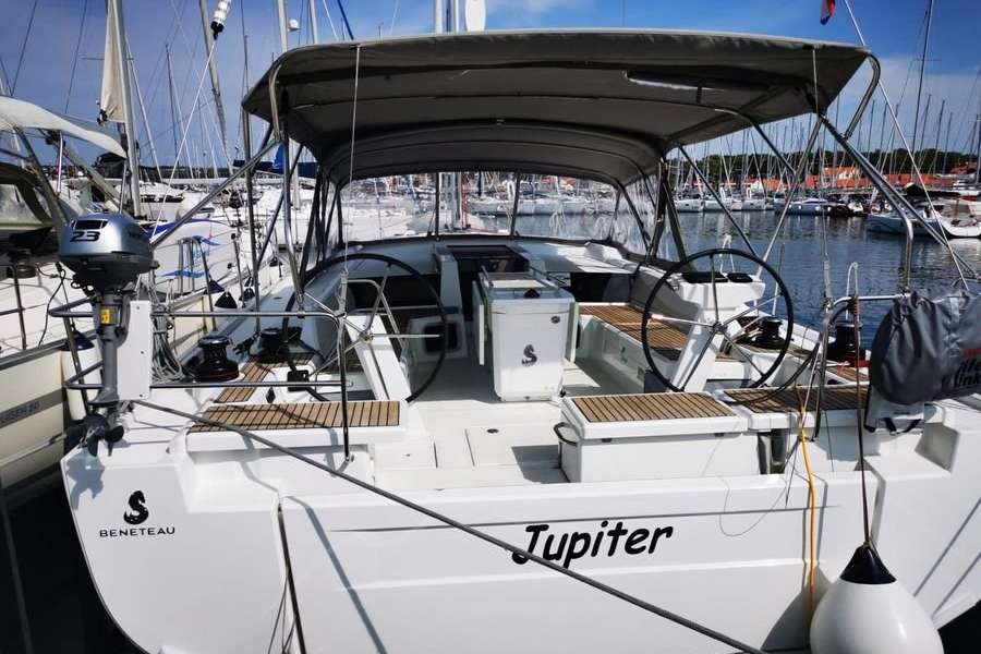 Barca a vela Oceanis 51.1
