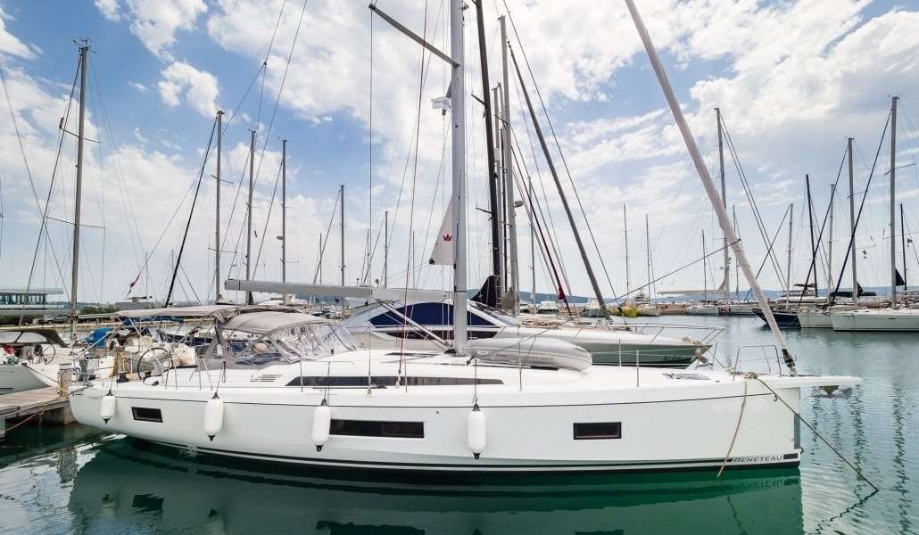 Парусная яхта Oceanis 51.1