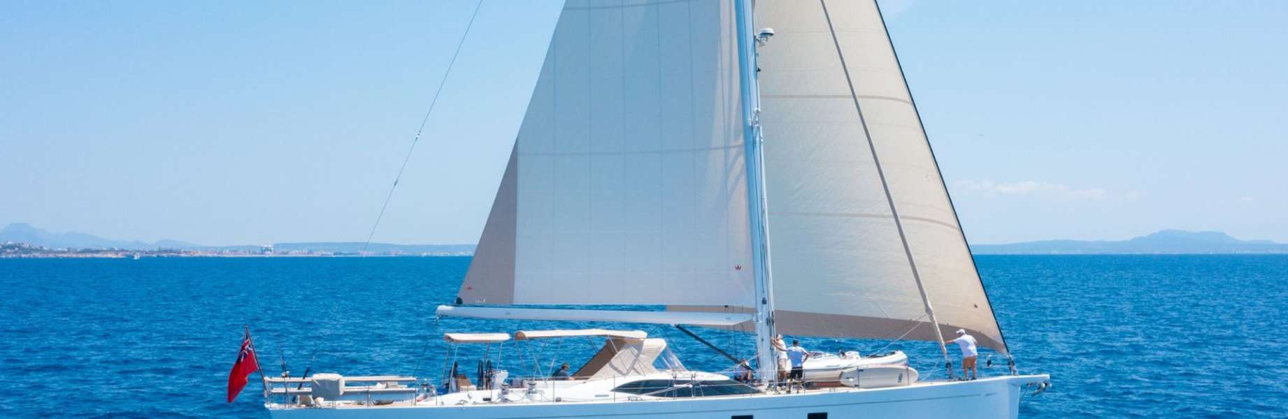 Sailboat Oyster 825