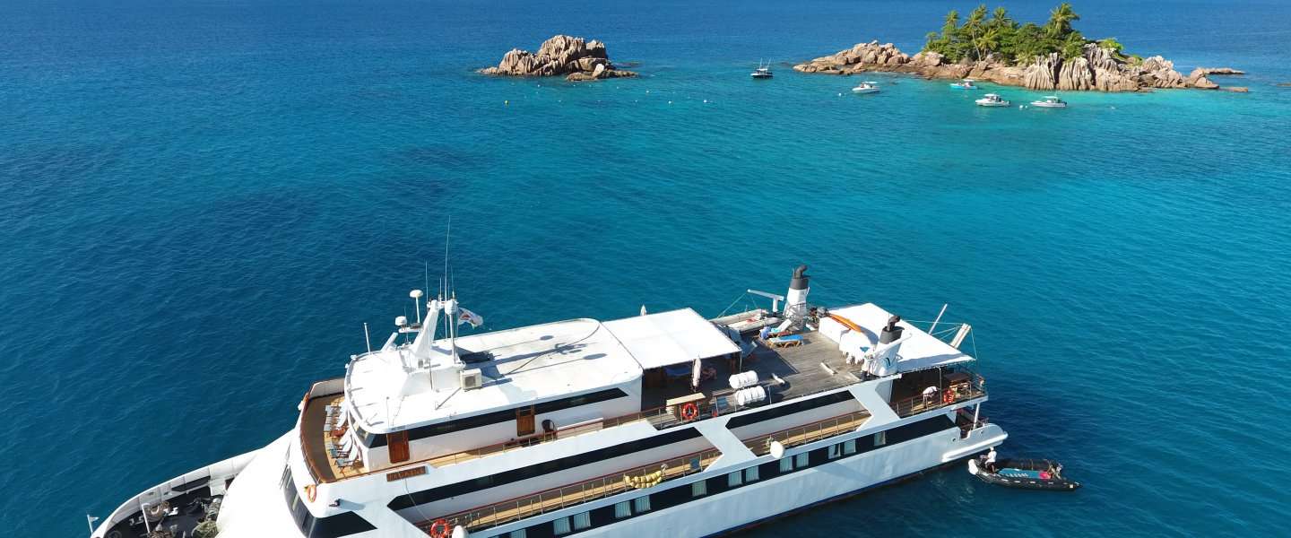 Barco a motor Pegasos
