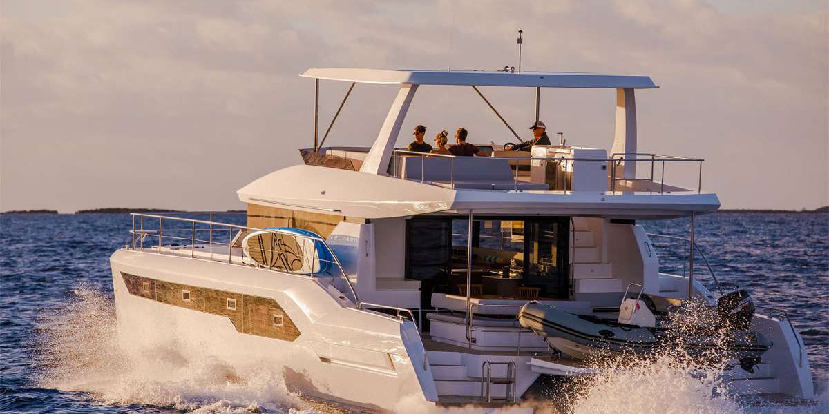 Catamaran à Moteur Leopard 53 PC