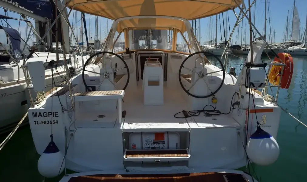 Barca a vela Oceanis 38.1