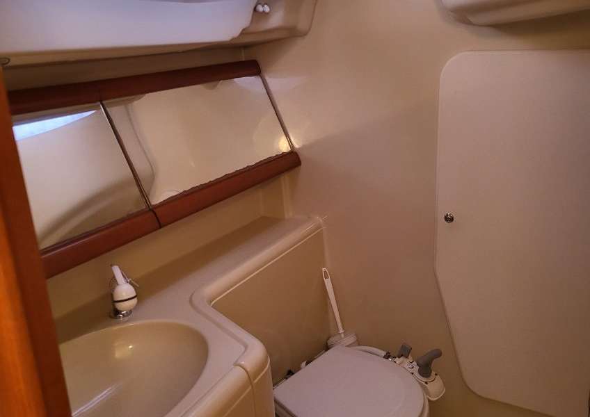 Łódź Żaglowa Dufour 325