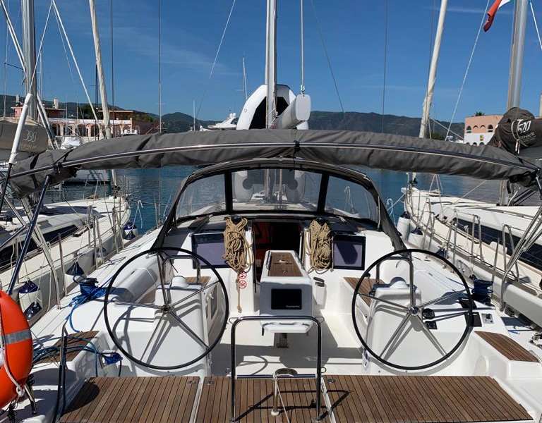 Парусная яхта Dufour 460 Grand Large