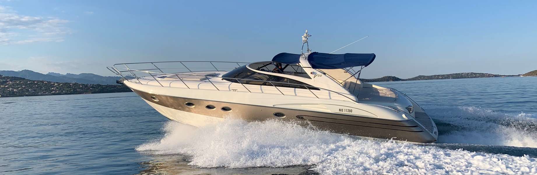 Моторная яхта Princess V50
