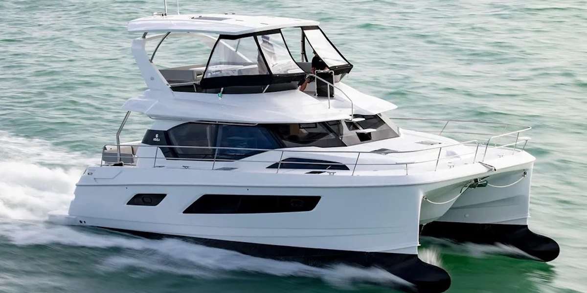 Catamarán a Motor Aquila 44 PC