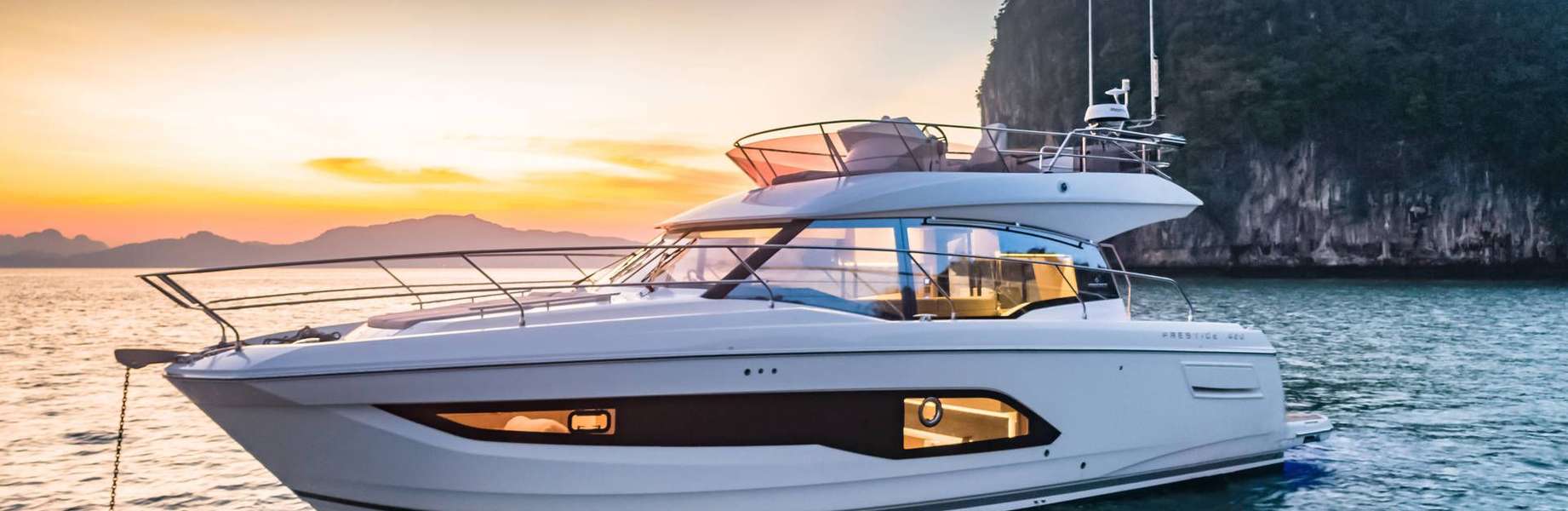 Motor boat Prestige 420 Fly