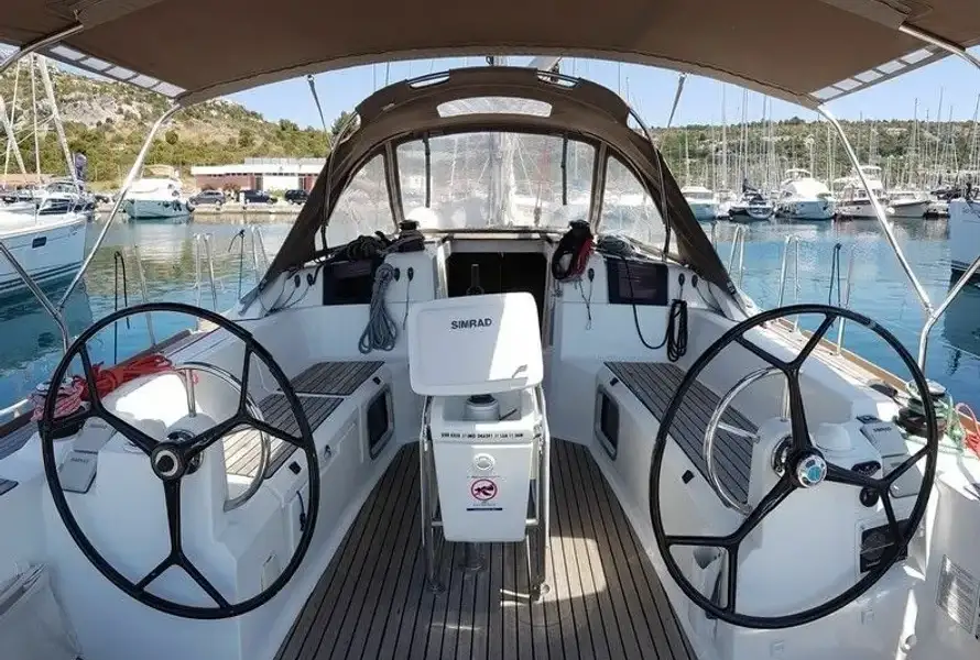 Barca a vela Sun Odyssey 379