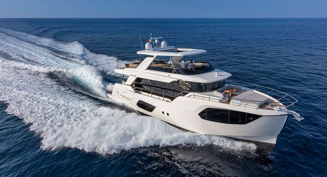 Barco a motor Navetta 68